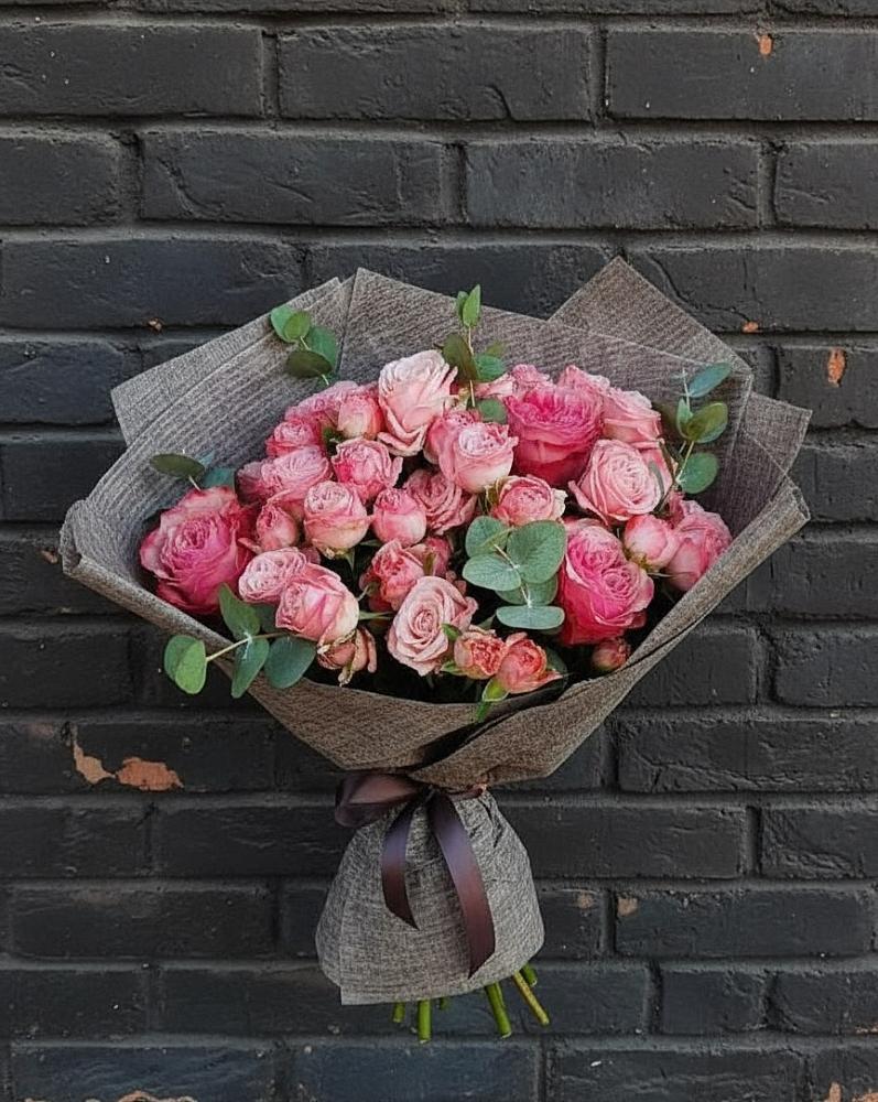 Букет розы в пальмах в Новодмитриевской Букет цветов из: Розы в Новодмитриевской