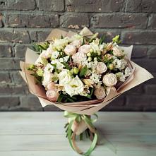 Букет нежное ассорти в Новодмитриевской Букет цветов из:  Альстромерии, Розы и Хризантемы в Новодмитриевской