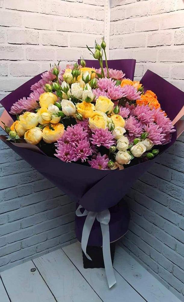 Букет цветов из: Хризантемы и Розы в Новодмитриевской