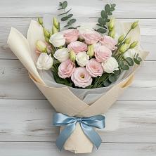 Букет цветов из:  Лизиантусы в Новодмитриевской