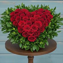 Композиция Сердце в любви в Новодмитриевской Цветочная композиция из Розы в виде сердца в Новодмитриевской