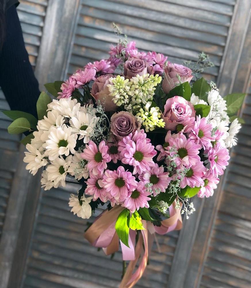 Букет цветов из: Хризантемы и Розы в Новодмитриевской