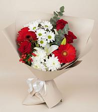 Букет поцелуй лета в Новодмитриевской Букет цветов из:  Розы, Хризантемы, Герберы и Лилии в Новодмитриевской