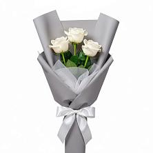Букет 3 белые розы в Новодмитриевской