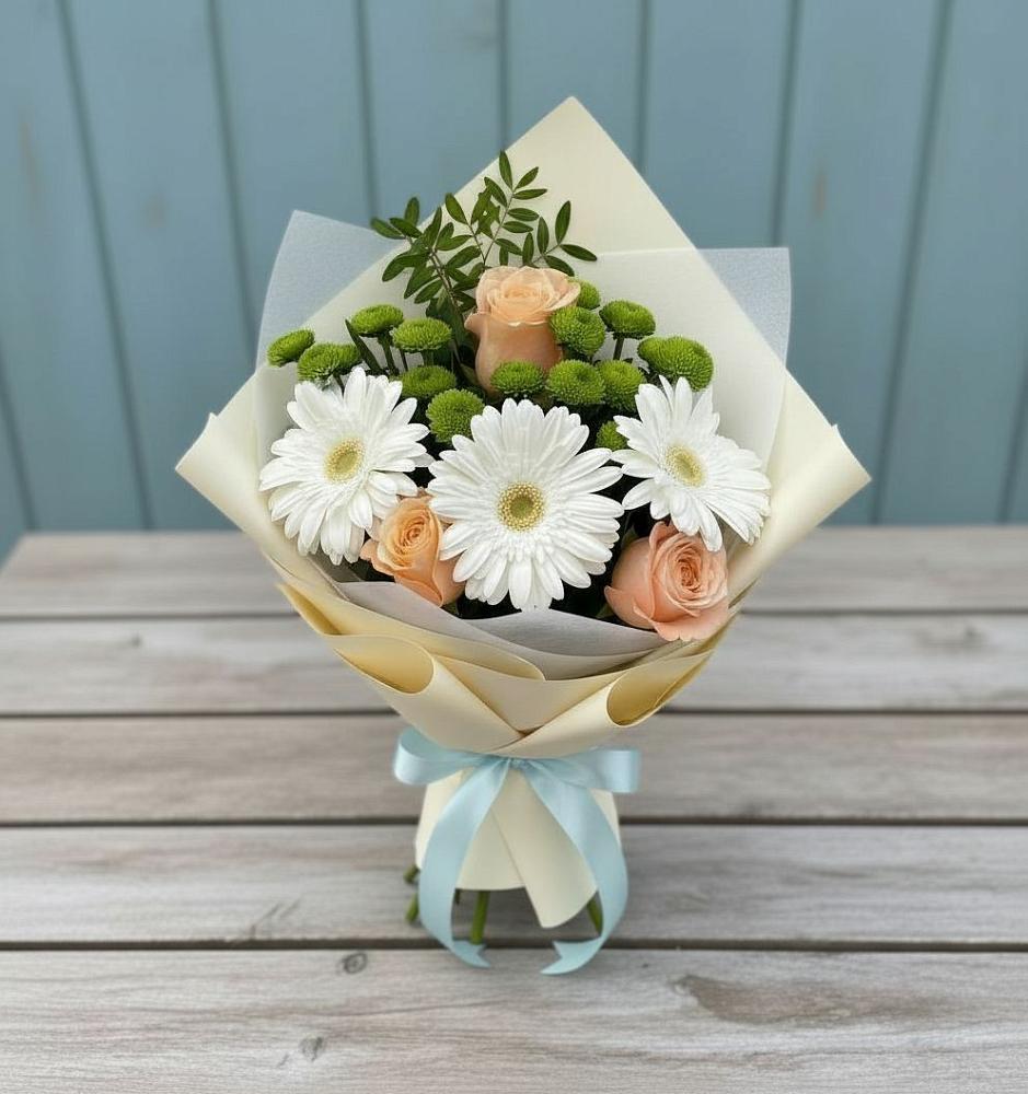 Букет герберы и розы в Новодмитриевской Букет цветов из: Герберы, Розы и Хризантемы в Новодмитриевской