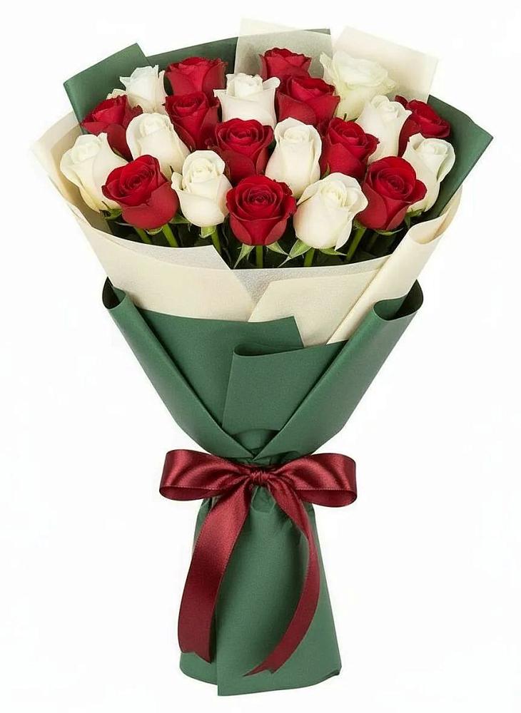 Микс из красных и белых роз в Новодмитриевской Букет Микс из красных и белых роз в Новодмитриевской