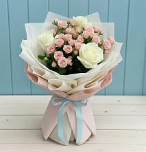 Букет цветов из:  Розы в Новодмитриевской