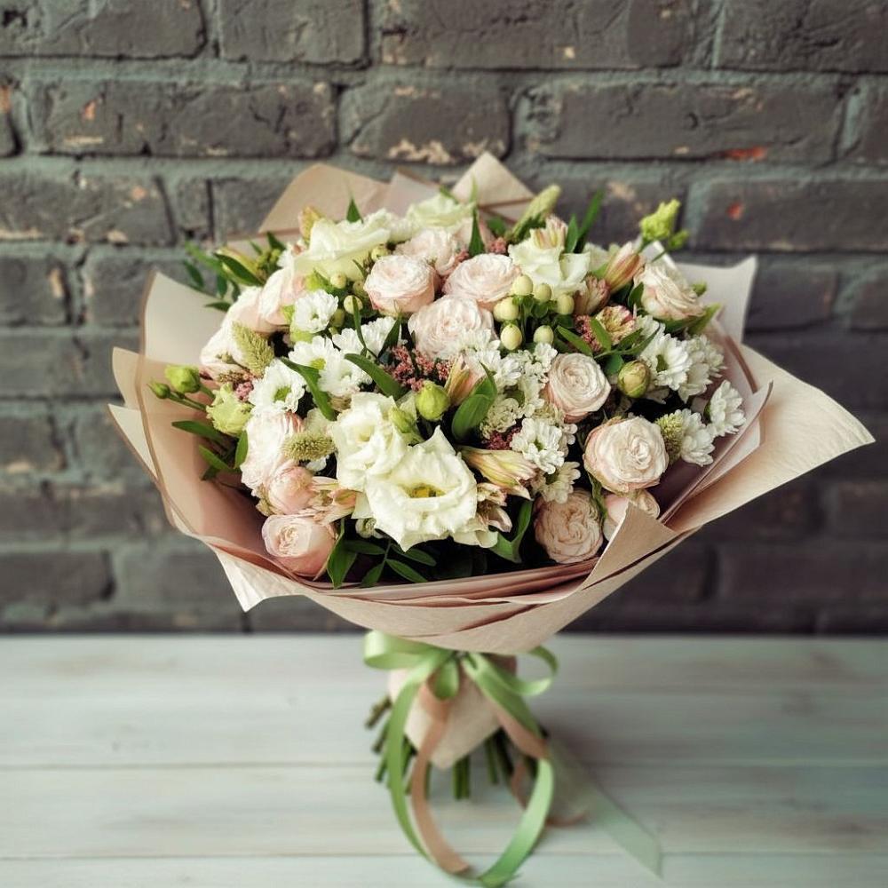 Букет нежное ассорти в Новодмитриевской Букет цветов из: Альстромерии, Розы и Хризантемы в Новодмитриевской