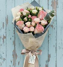 Букет нежный и розовый в Новодмитриевской Букет цветов из:  Розы в Новодмитриевской