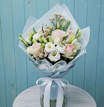 Букет очаровательный аромат в Новодмитриевской Букет цветов из:  Розы и Лизиантусы в Новодмитриевской