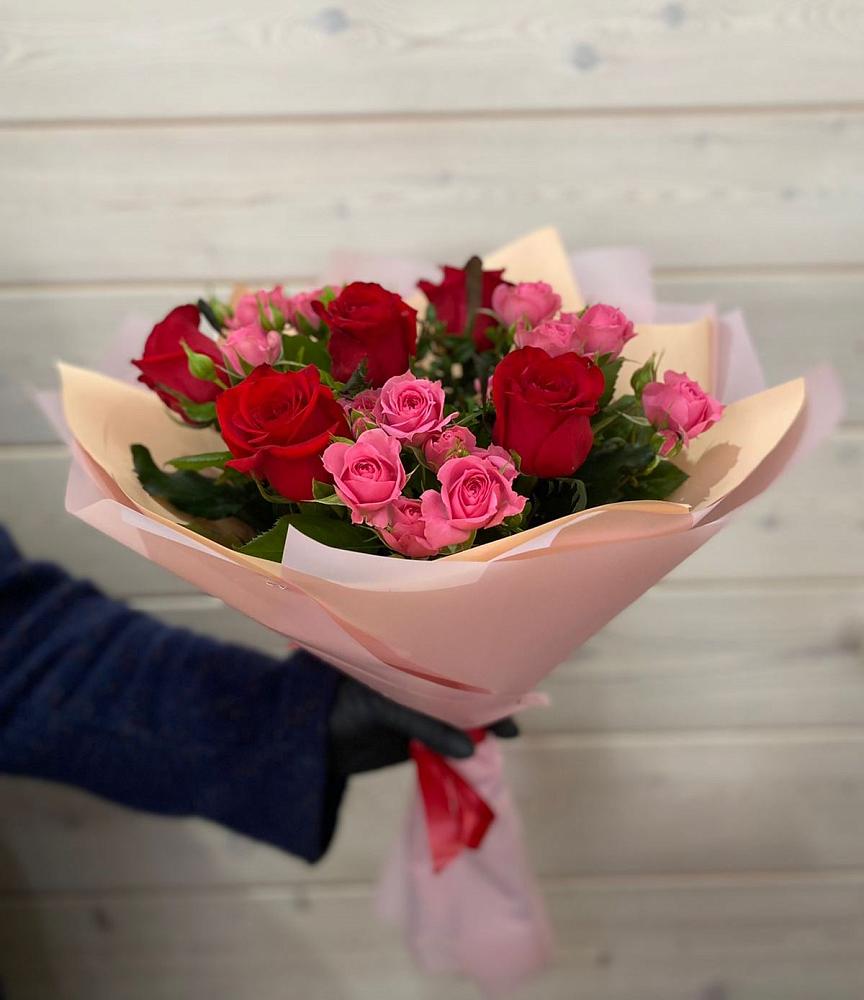 Букет цветов из: Розы в Новодмитриевской