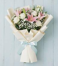 Букет цветов из:  Лилии в Новодмитриевской