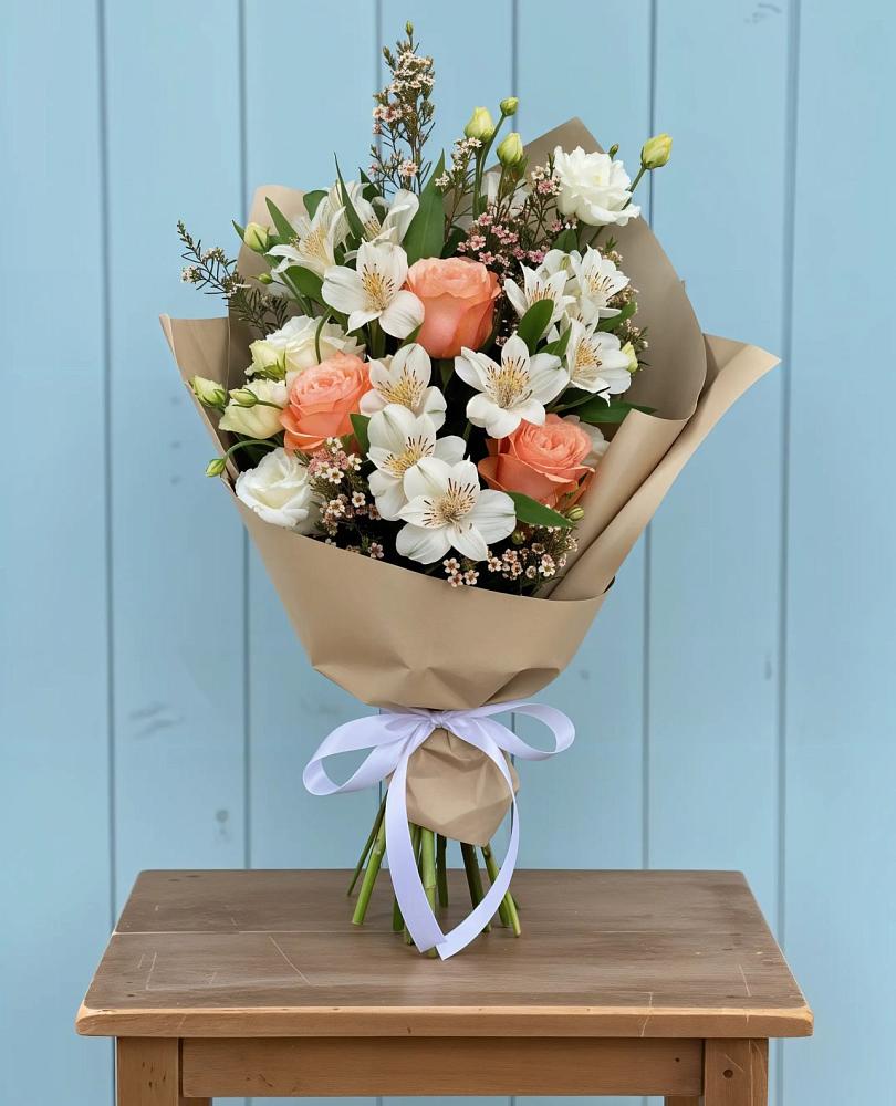 Букет яркий комплимент в Новодмитриевской Букет цветов из: Альстромерии, Лизиантусы, Розы и Хризантемы в Новодмитриевской