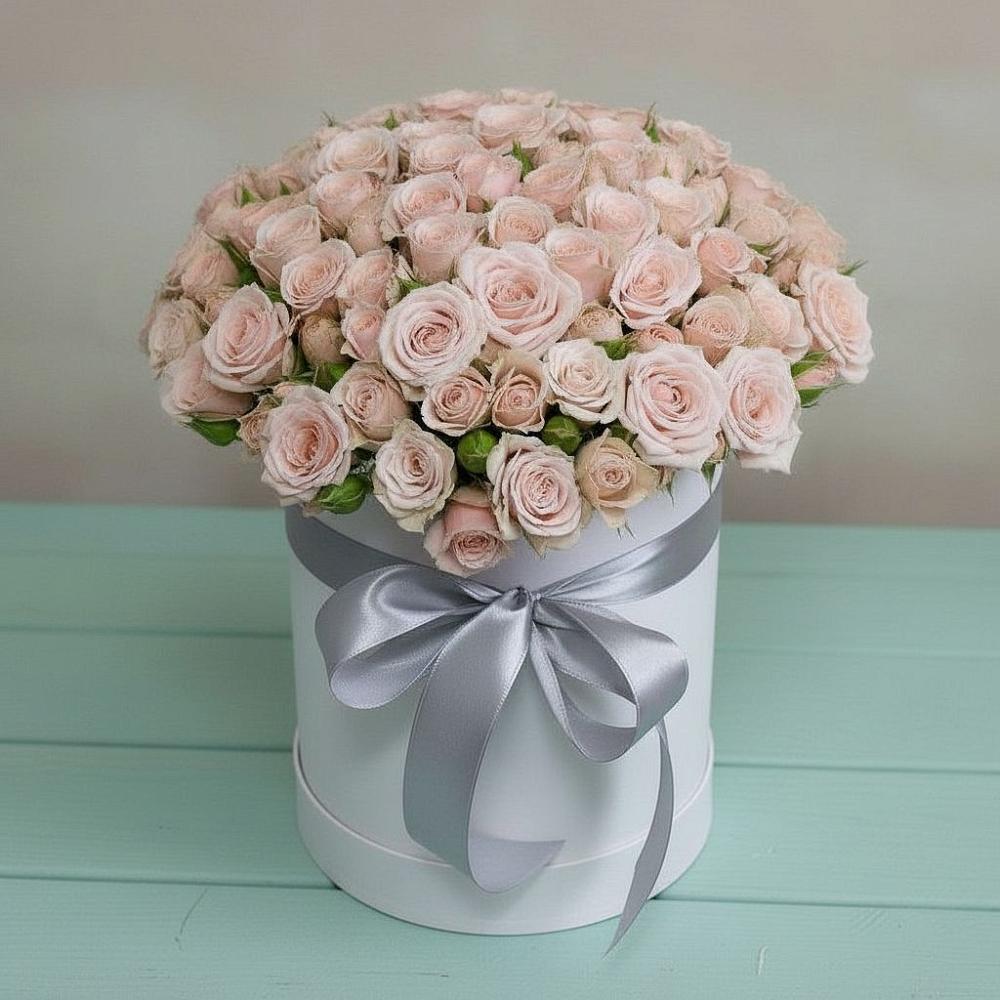 Композиция утонченная красота в Новодмитриевской Цветочная композиция из Розы в шляпной коробке в Новодмитриевской